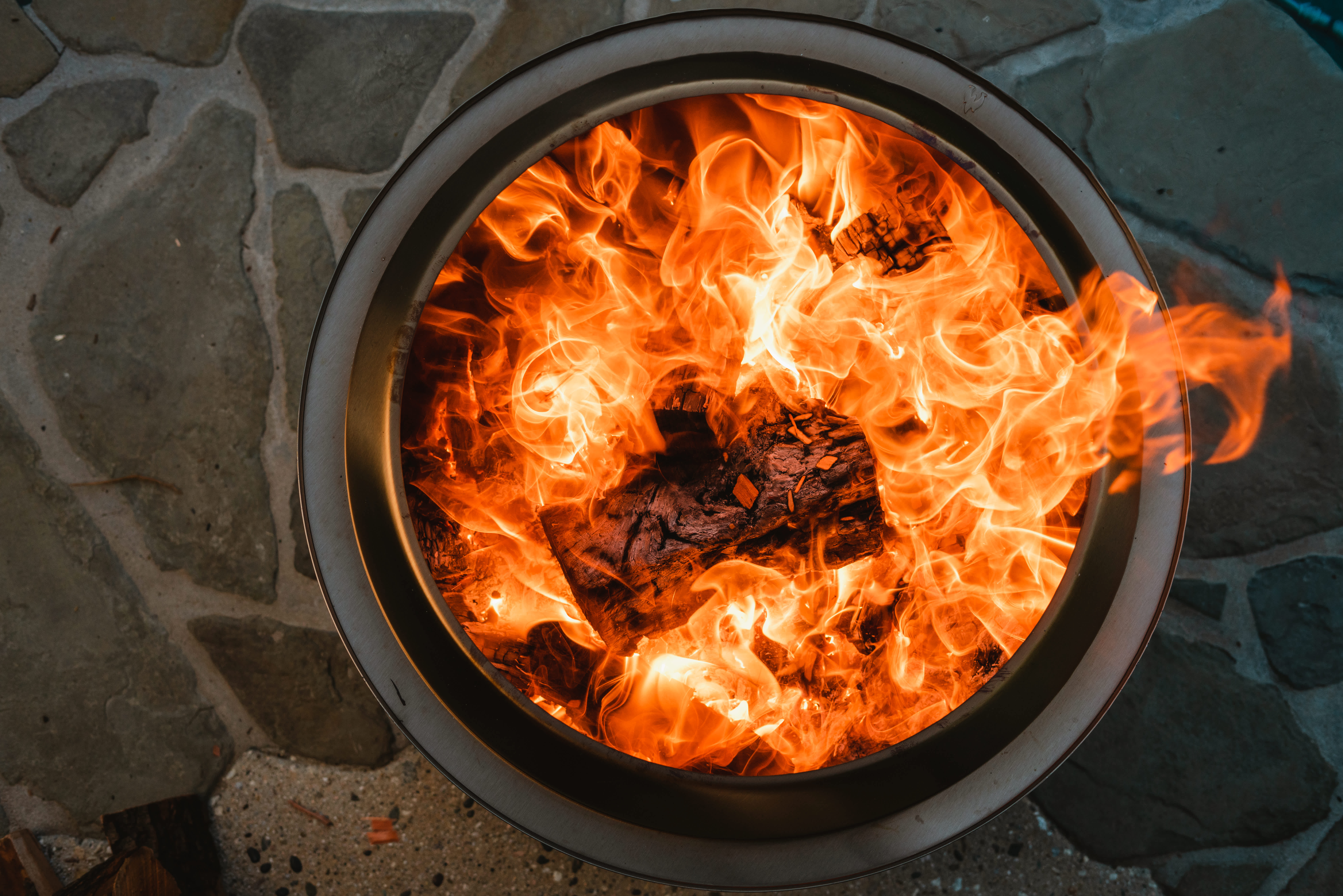 Ranger 15" Fire Pit + Stand Bundle