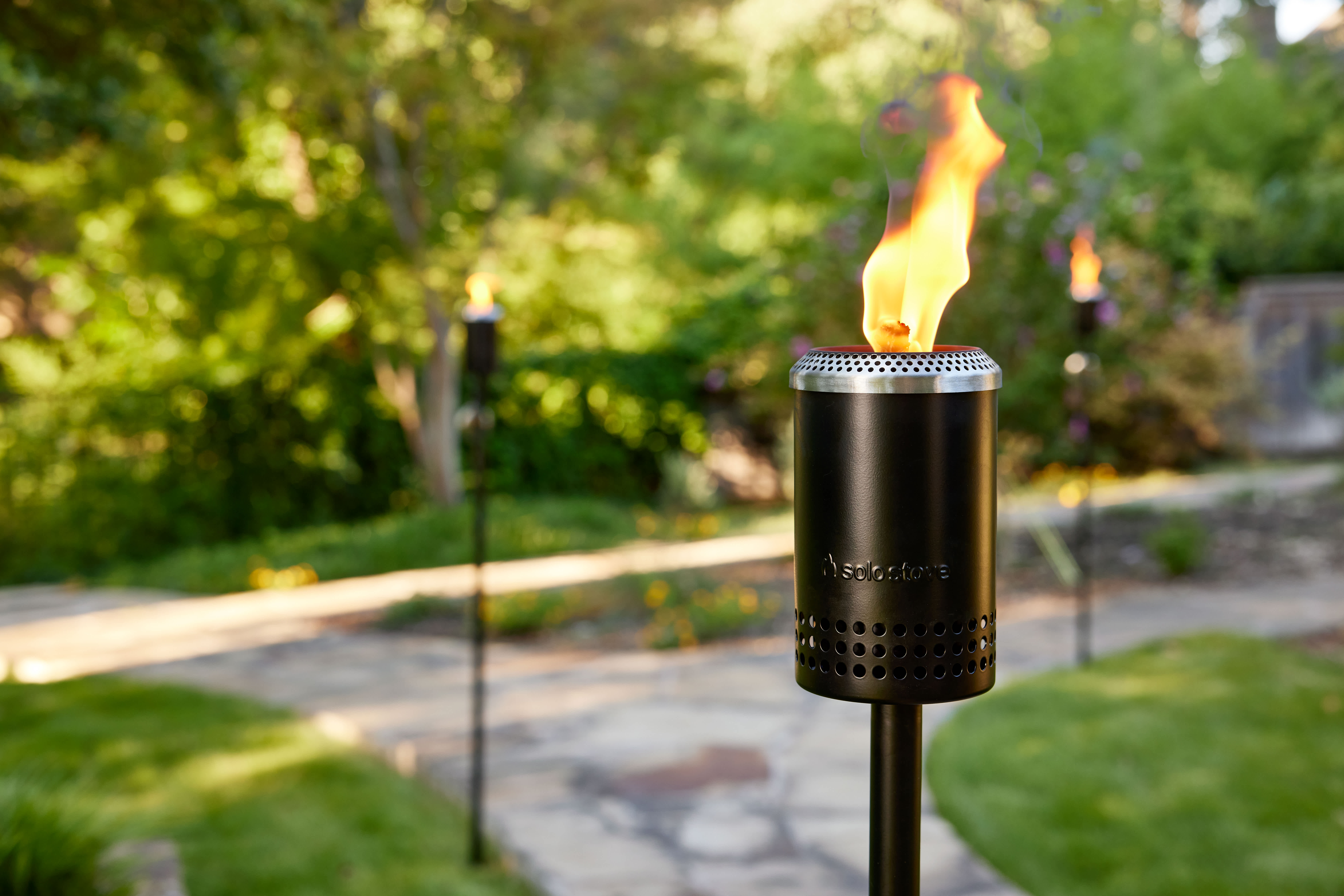 Summit 27" Fire Pit + Torches Bundle